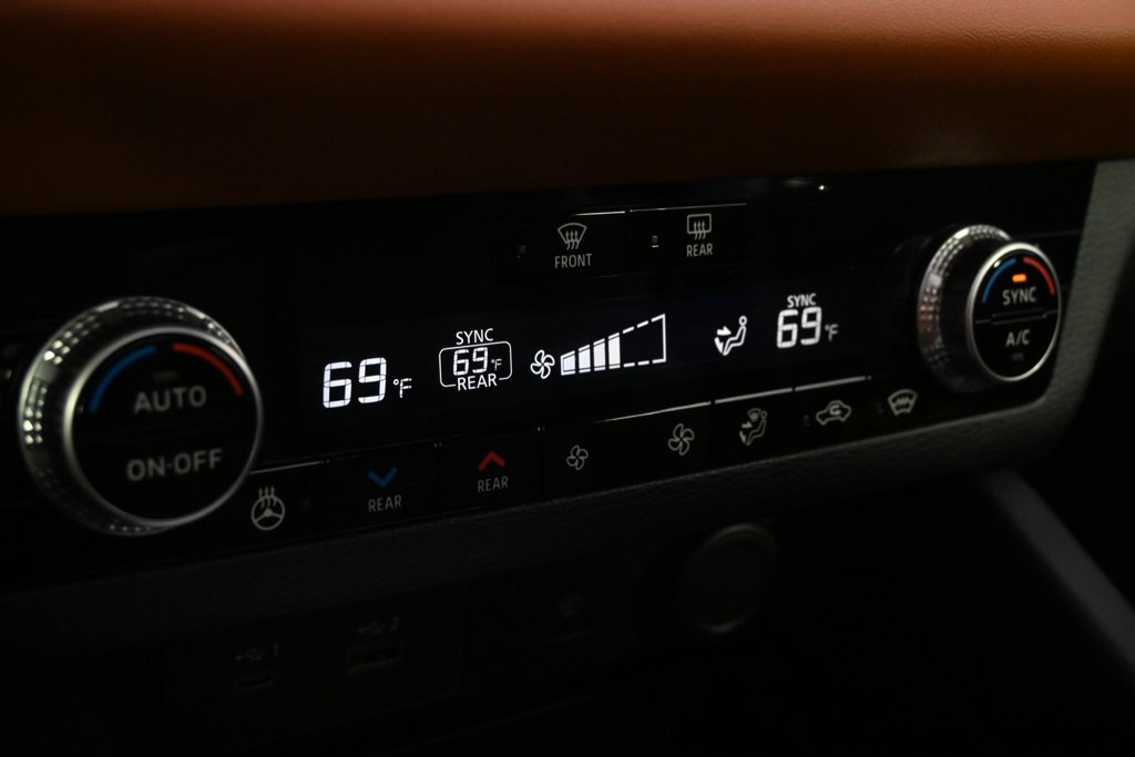 Used 2022 Mitsubishi Outlander SEL image 28