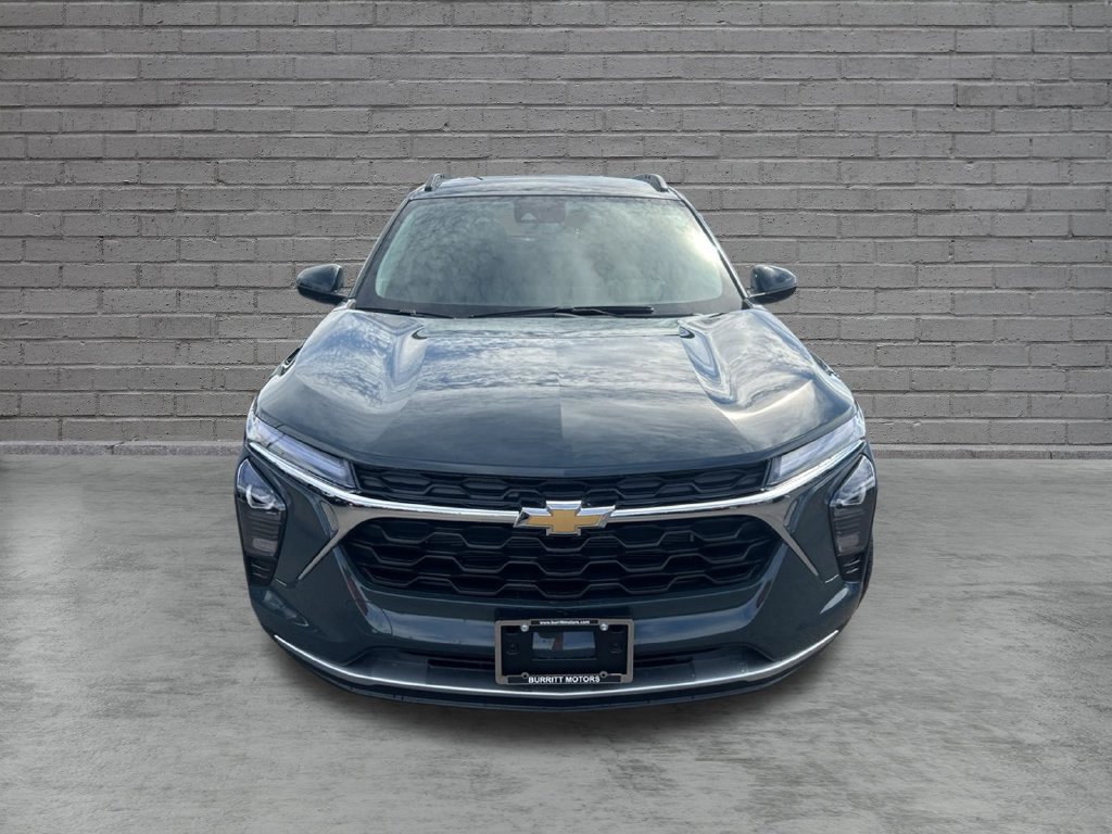 New 2026 Chevrolet Trax LT FWD image 2