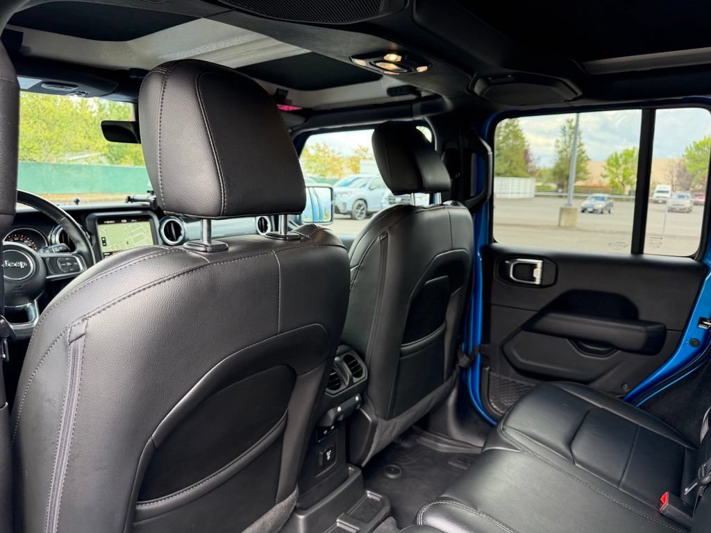 Used 2022 Jeep Wrangler Unlimited Sahara AWD/4WD image 32