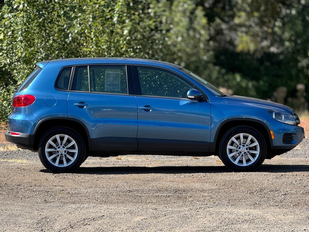 Used 2017 Volkswagen Tiguan Limited w/ Alloy Wheels Package AWD/4WD image 8