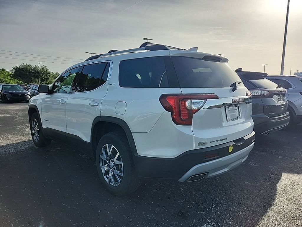 Used 2023 GMC Acadia SLT w/ Technology Package FWD image 6