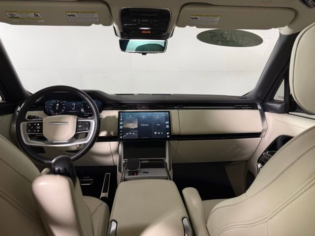 Certified 2025 Land Rover Range Rover Long Wheelbase Autobiography AWD/4WD image 27