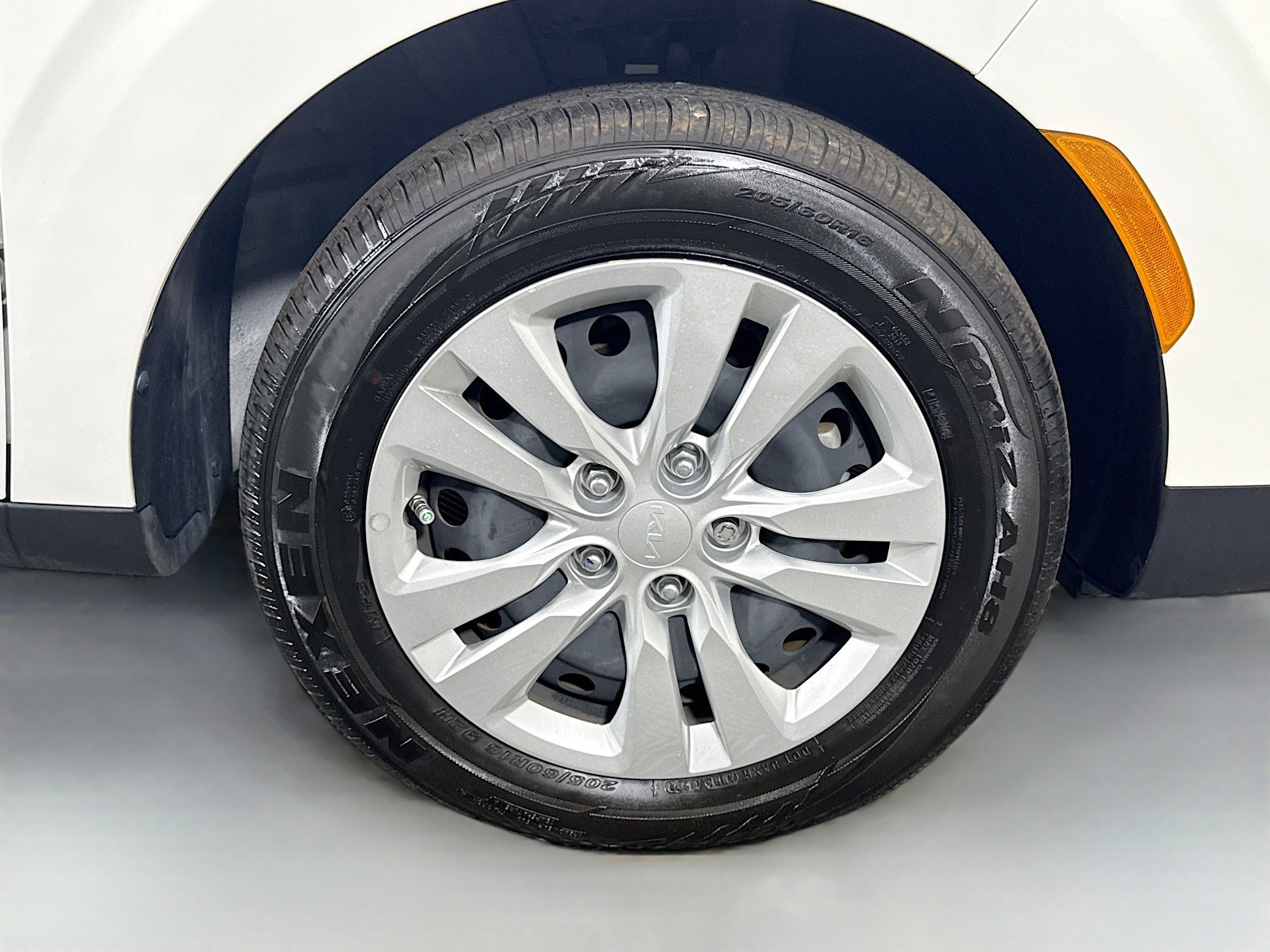 Used 2024 Kia Soul LX image 31