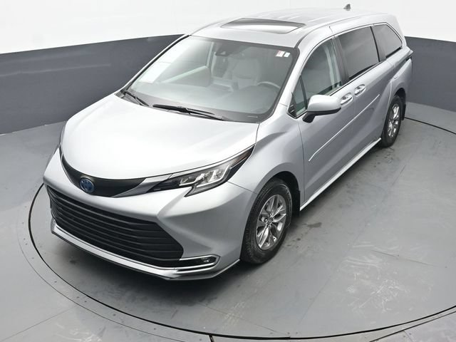 Certified 2023 Toyota Sienna XLE w/ Protection Package (TMS) FWD image 41