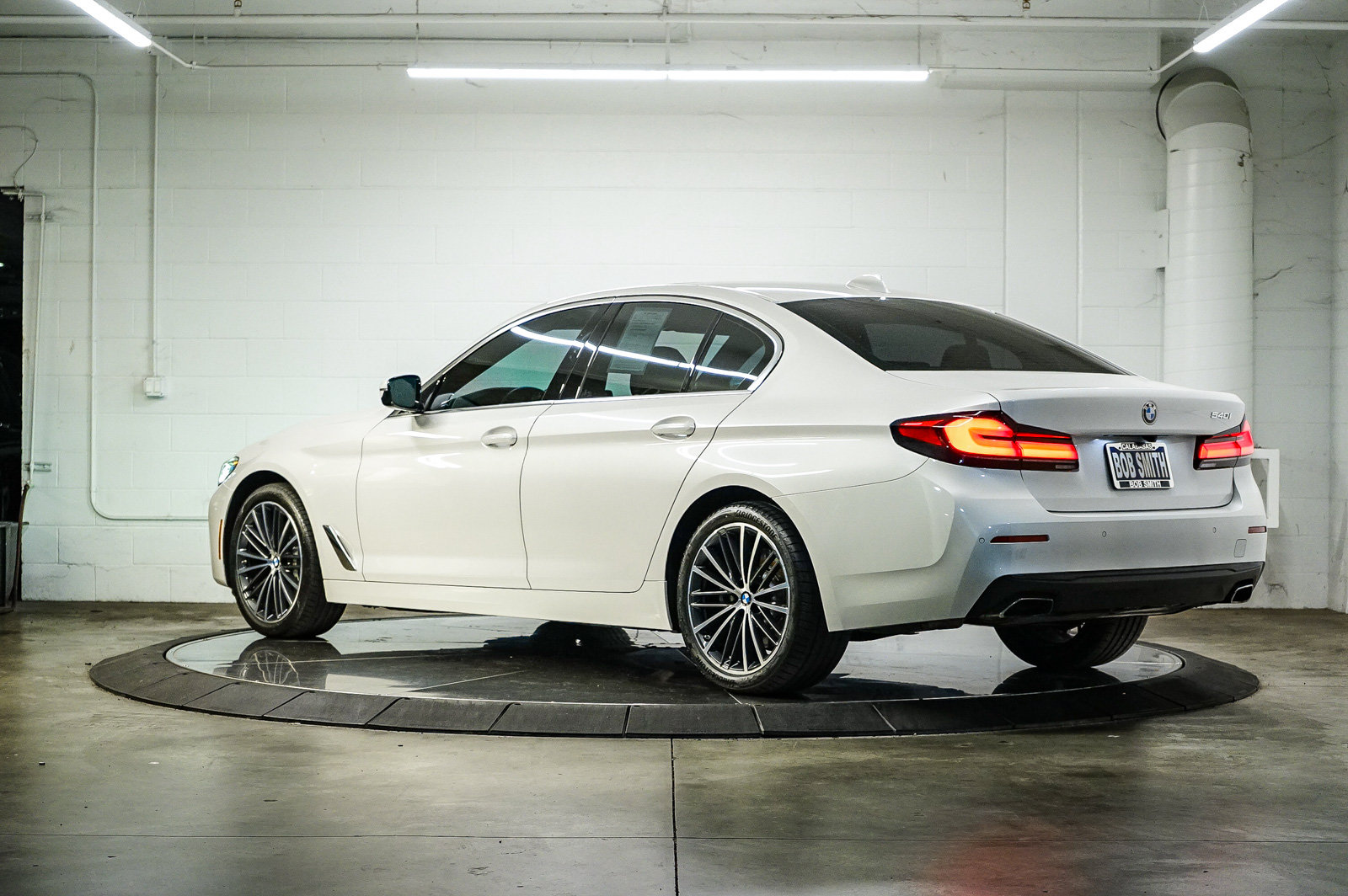 Certified 2023 BMW 540i w/ Premium Package RWD image 4