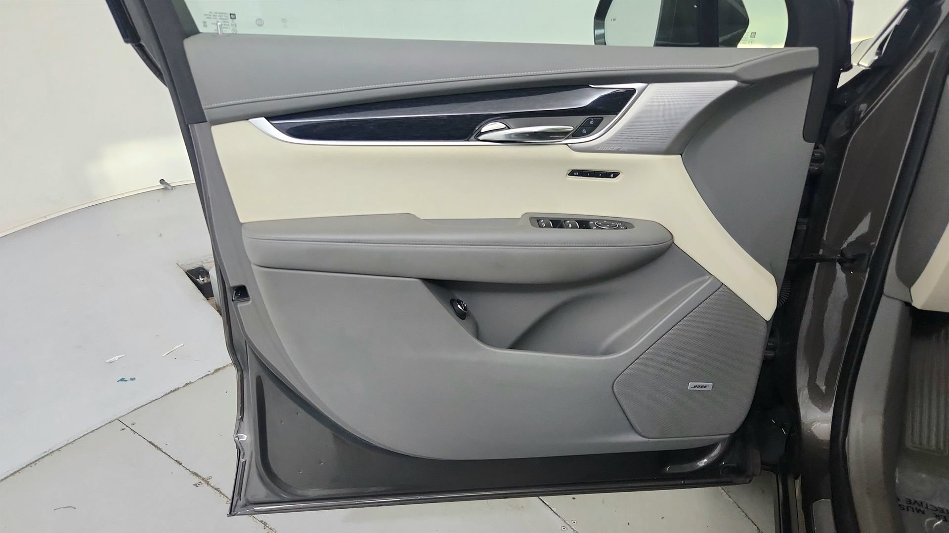 Certified 2020 Cadillac XT6 Premium Luxury FWD image 16