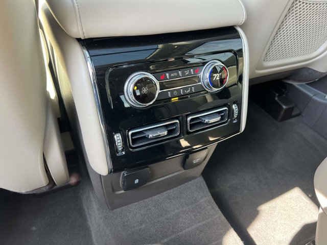 Used 2024 Lincoln Aviator AWD w/ Premium Package image 12