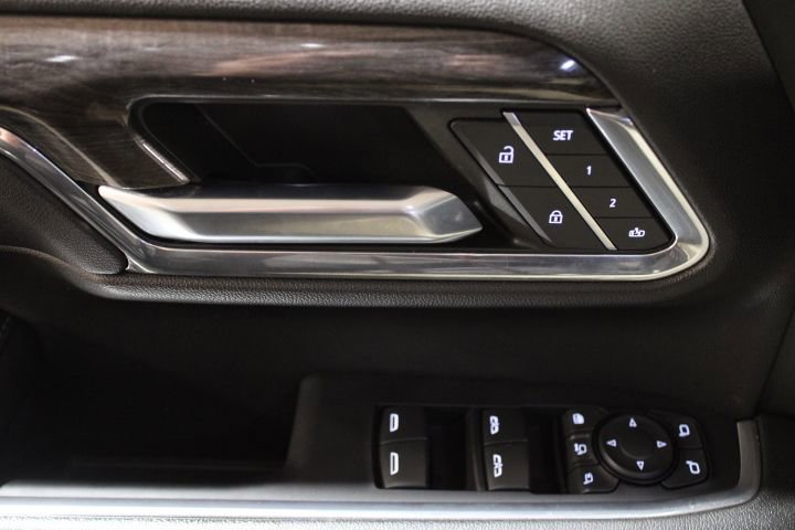 Used 2024 Chevrolet Silverado 2500 LTZ w/ LTZ Convenience Package image 18