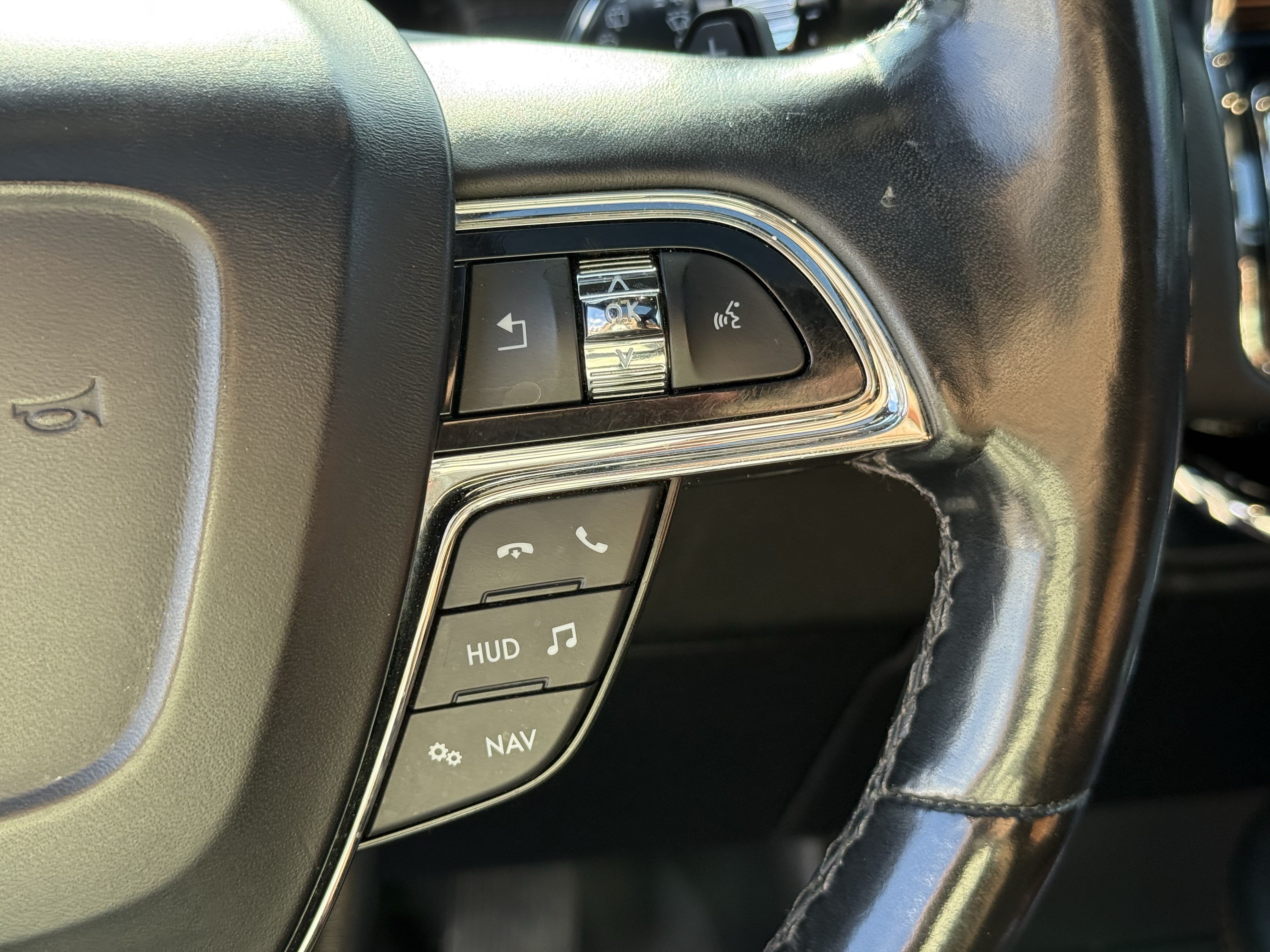 Used 2021 Lincoln Navigator Reserve w/ Luxury Package RWD image 17