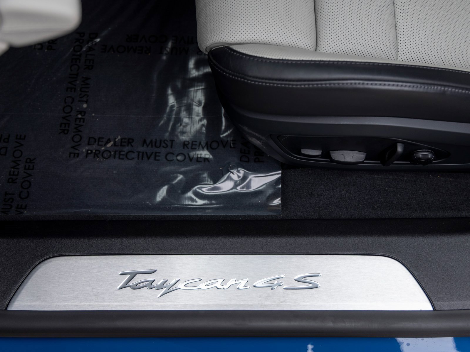 New 2025 Porsche Taycan 4S image 24