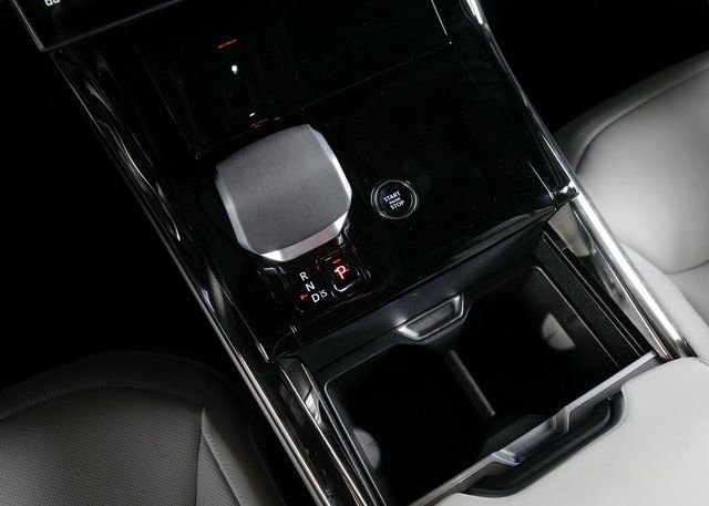 New 2025 Land Rover Range Rover Sport SE image 14