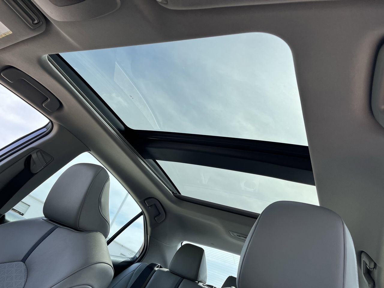 Used 2021 Toyota Camry XSE AWD/4WD image 22