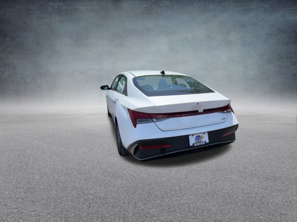 Used 2025 Hyundai Elantra Blue image 20