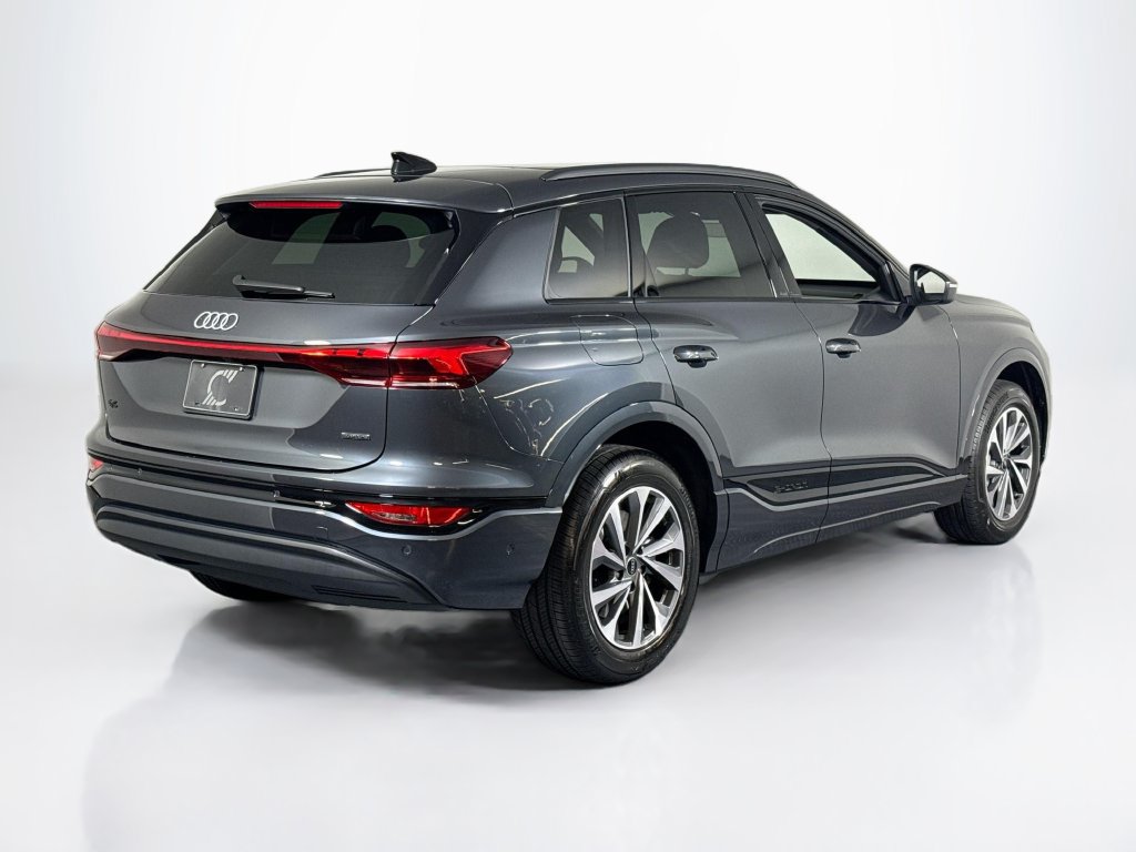 Used 2025 Audi Q6 e-tron Premium AWD/4WD image 5