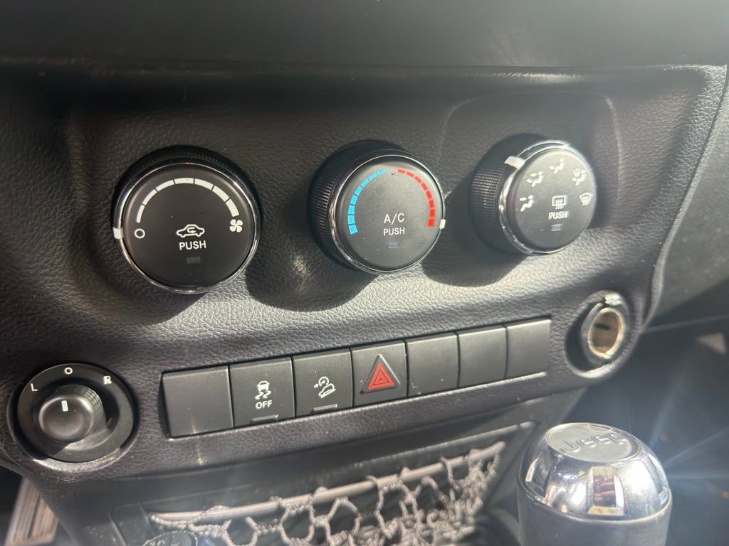 Used 2018 Jeep Wrangler Unlimited Sport S image 23