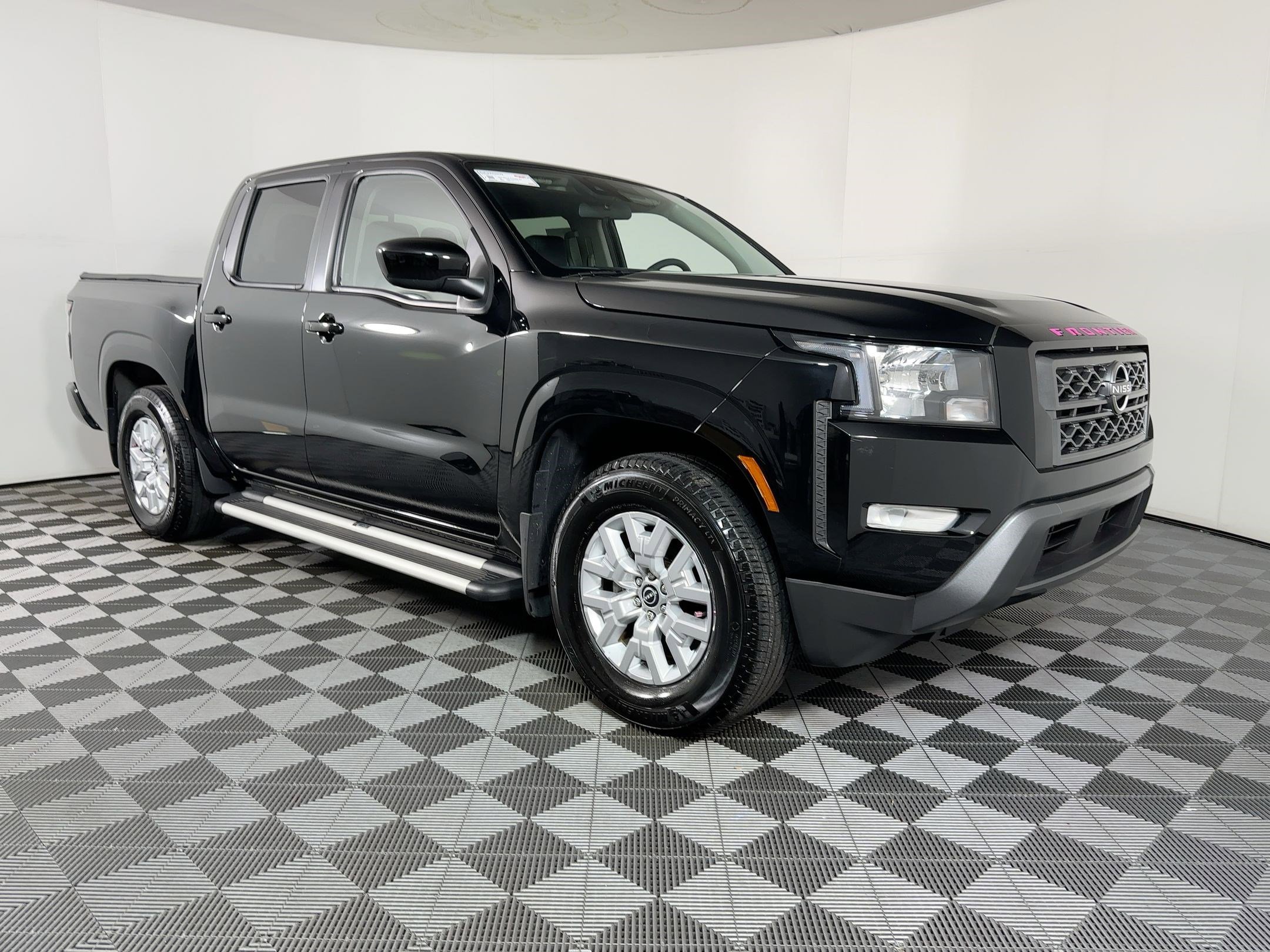 Used 2024 Nissan Frontier SV w/ SV Convenience Package image 6