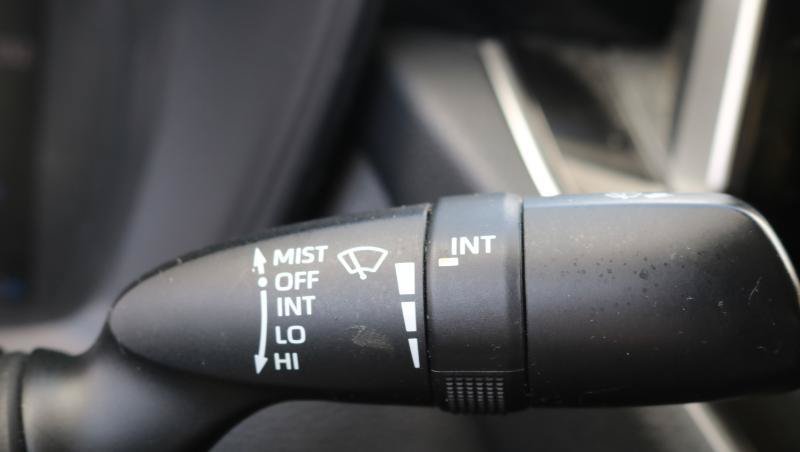 Used 2020 Toyota Corolla LE FWD image 12