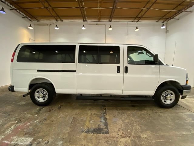 Used 2025 Chevrolet Express 3500 LT w/ LT Preferred Equipment Group RWD image 6