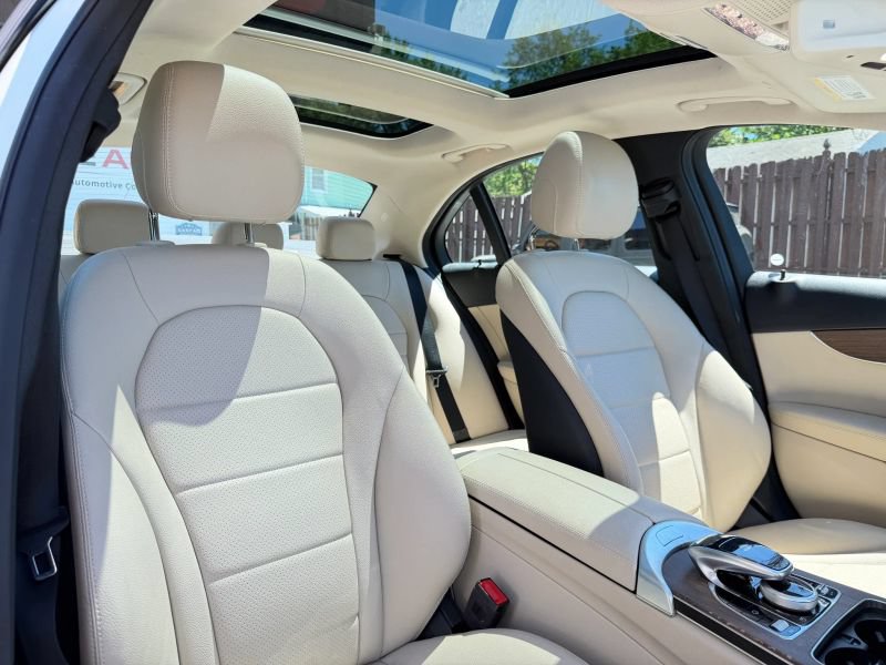 Used 2019 Mercedes-Benz C 300 4MATIC Sedan image 32