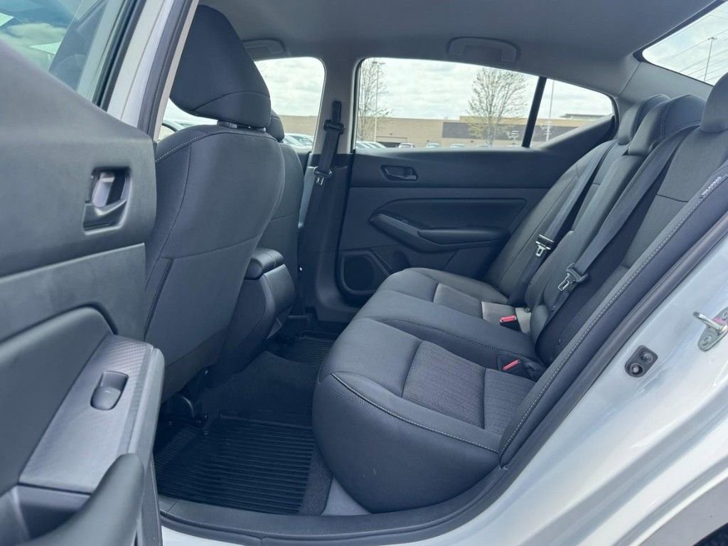 Used 2025 Nissan Altima 2.5 S FWD image 10