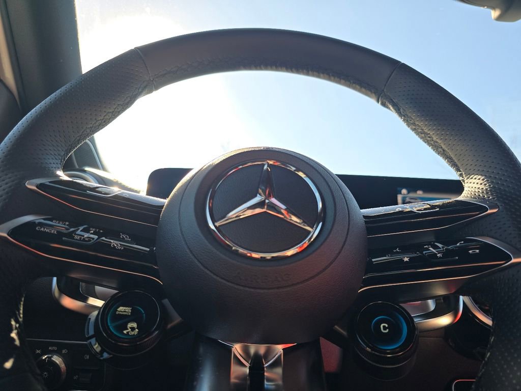 New 2025 Mercedes-Benz GLB 35 AMG 4MATIC image 28