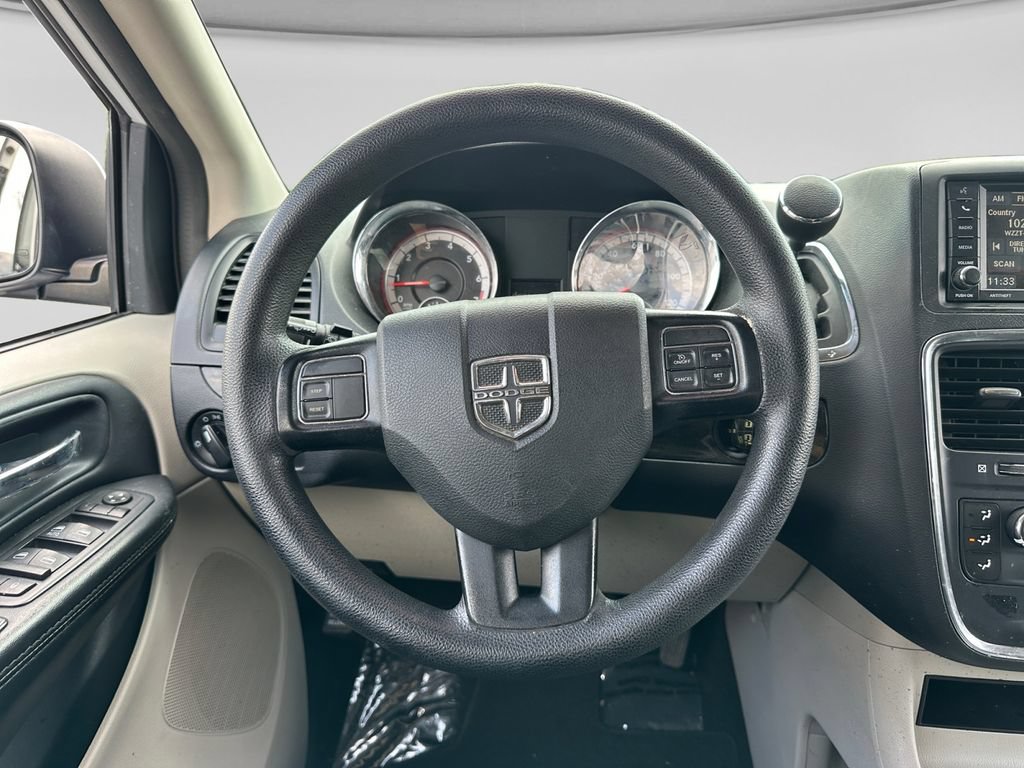 Used 2016 Dodge Grand Caravan SXT FWD image 13