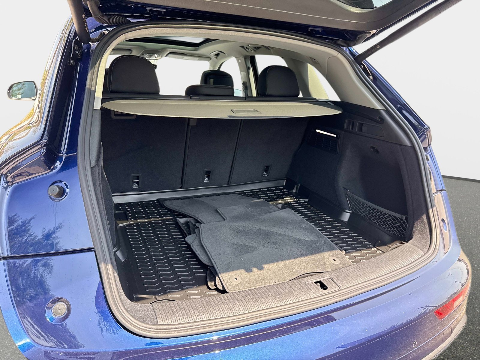 Used 2025 Audi Q5 2.0T Premium w/ Convenience Plus Package image 9