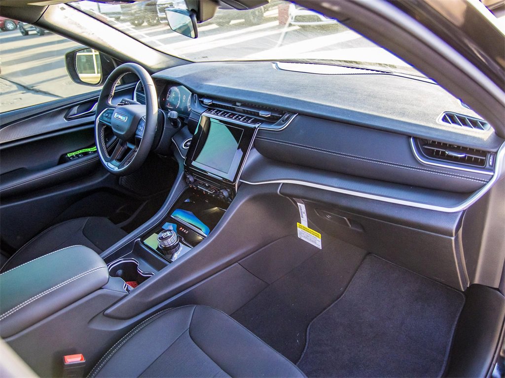 New 2025 Jeep Grand Cherokee Laredo X image 16