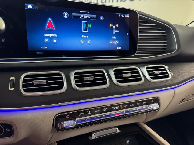 Used 2025 Mercedes-Benz GLE 350 4MATIC w/ AMG Line Exterior image 13