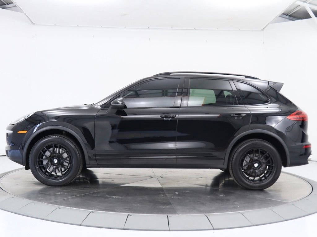 Used 2016 Porsche Cayenne image 2
