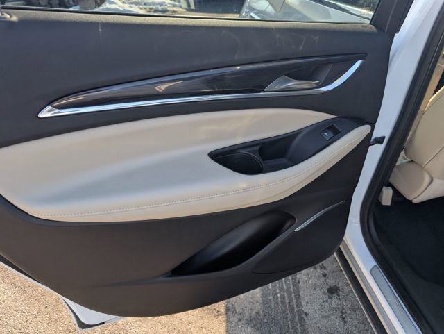 Used 2020 Buick Enclave Essence image 10