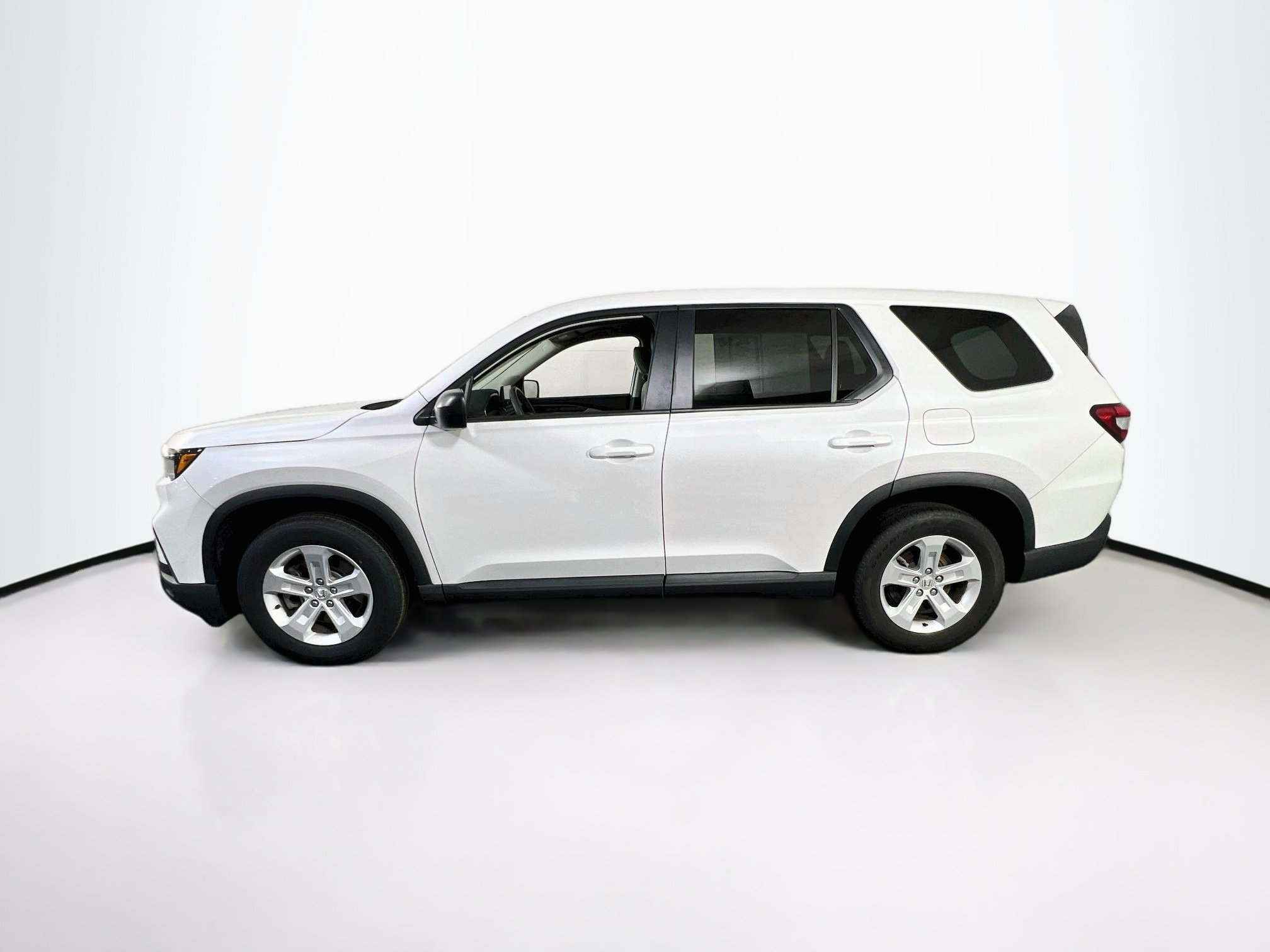 Used 2023 Honda Pilot LX image 8