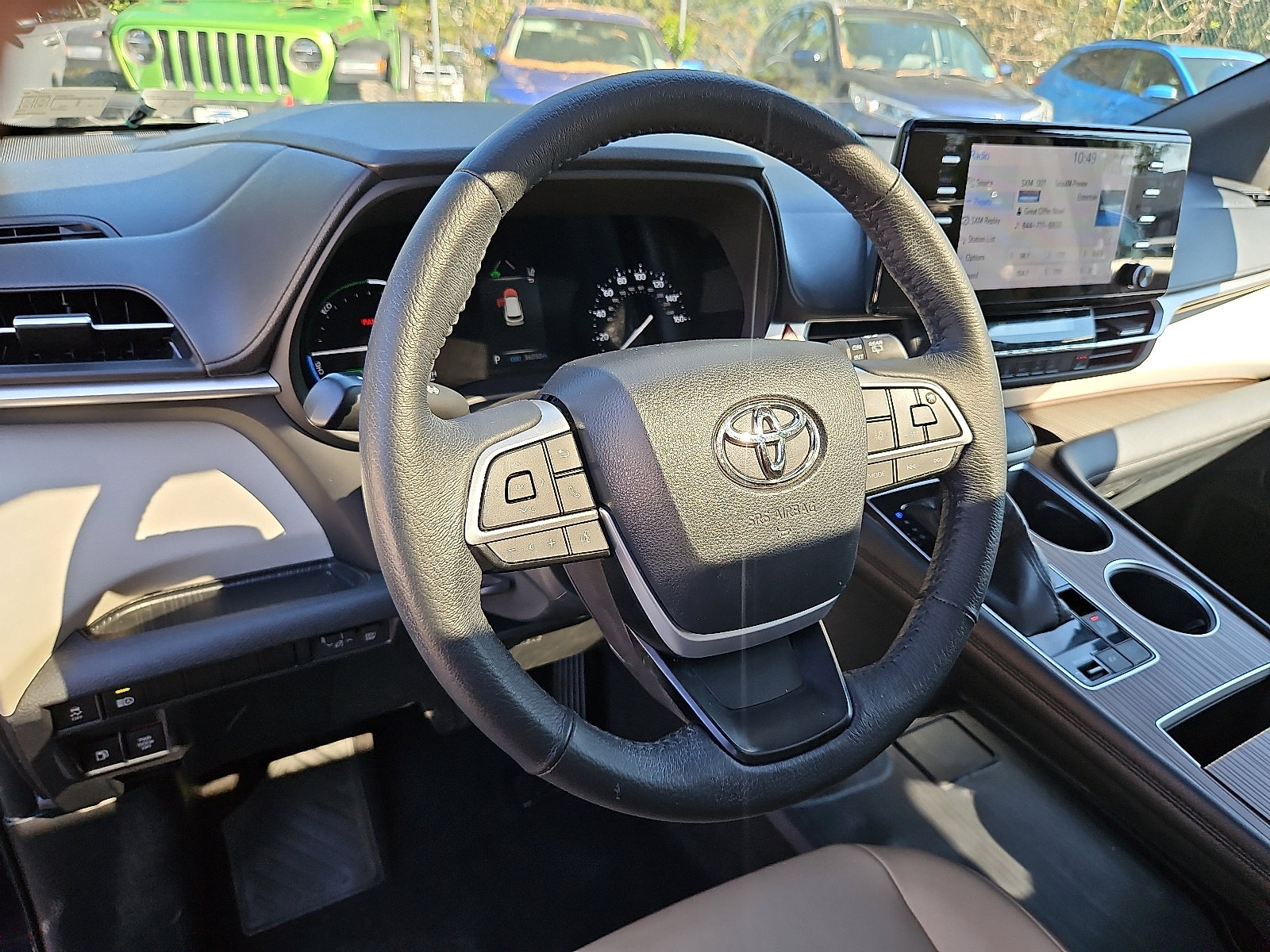 Used 2023 Toyota Sienna XLE image 24