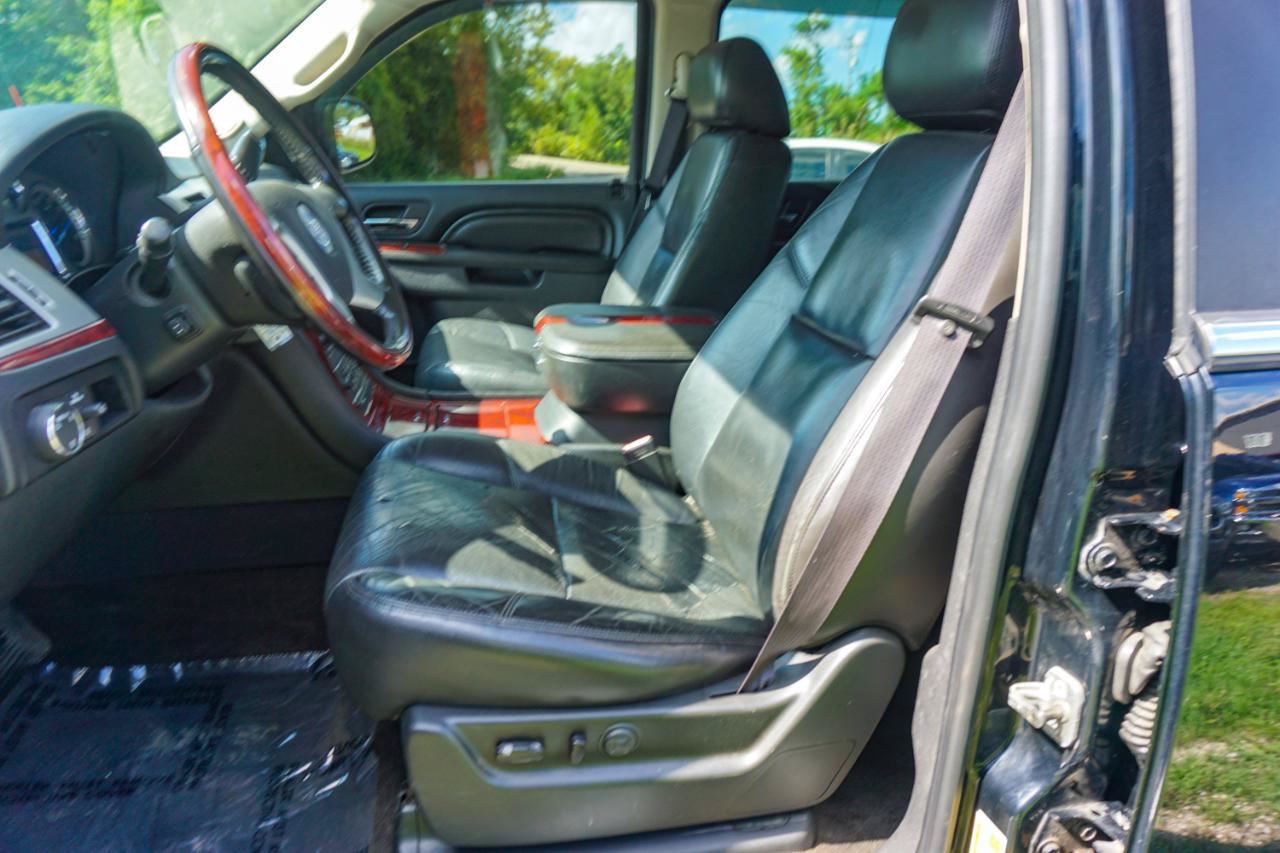 Used 2011 Cadillac Escalade EXT AWD/4WD image 11