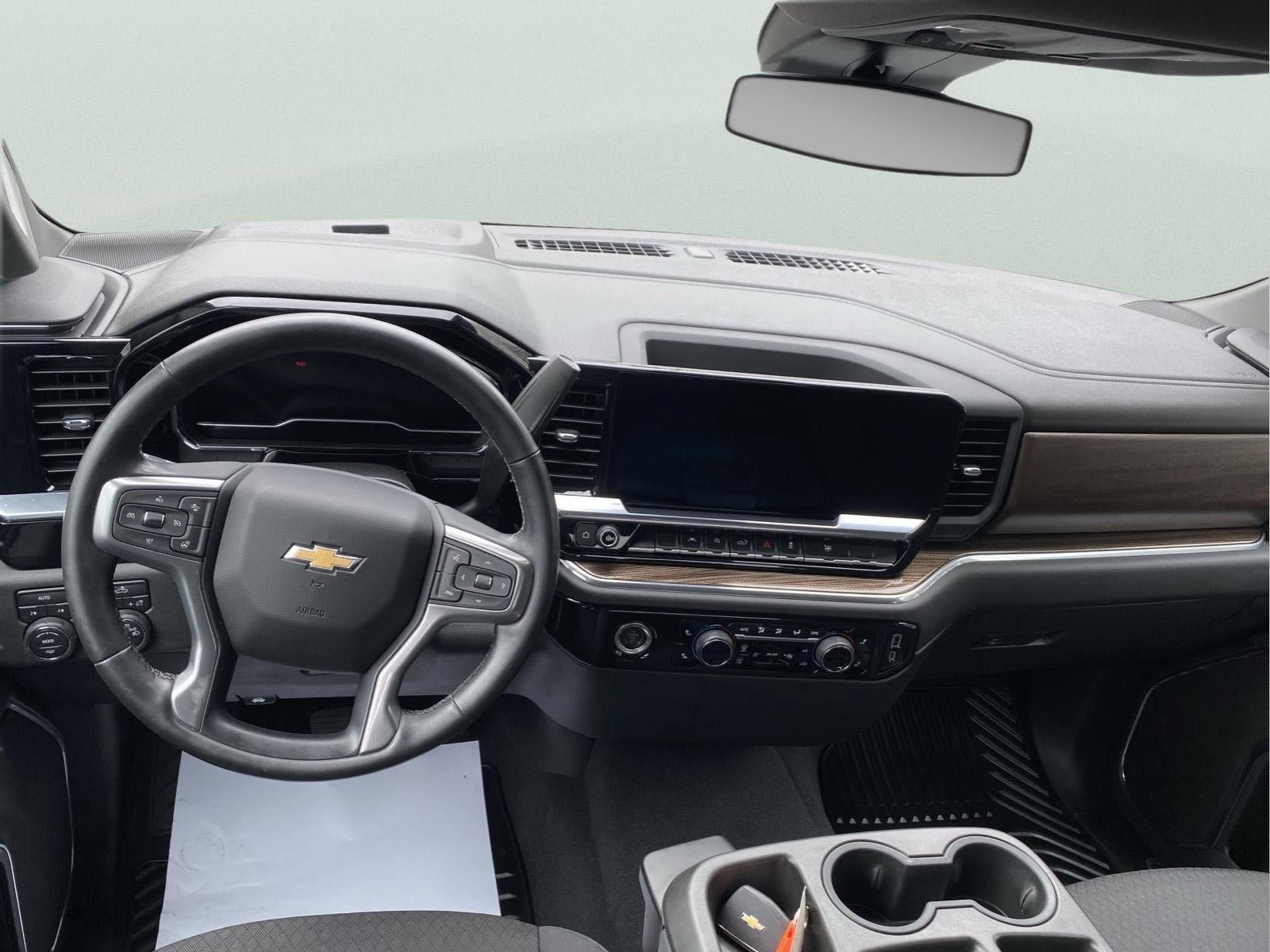 Used 2023 Chevrolet Silverado 1500 LT AWD/4WD image 25