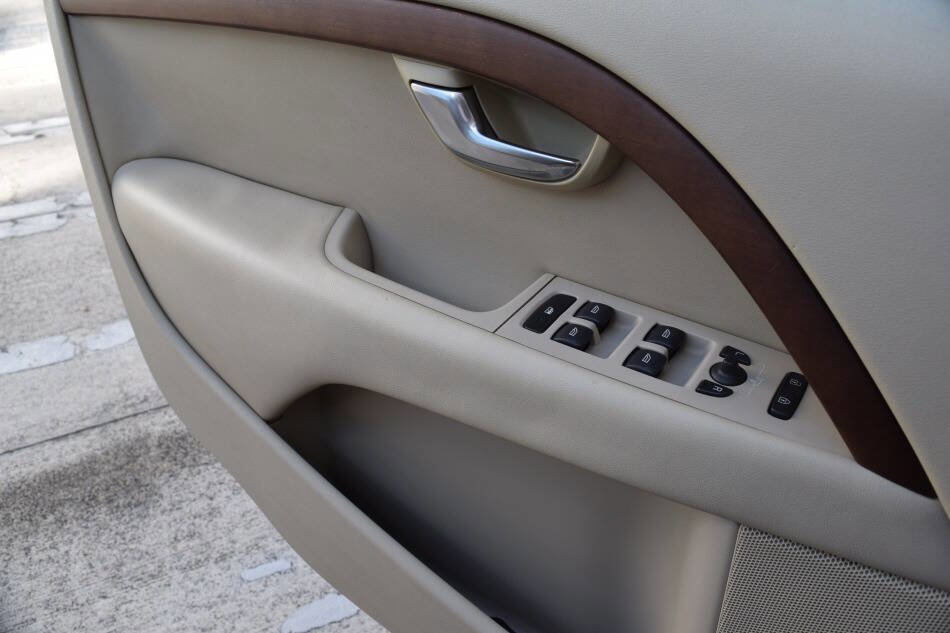 Used 2011 Volvo XC70 3.2 w/ Premium Pkg image 70