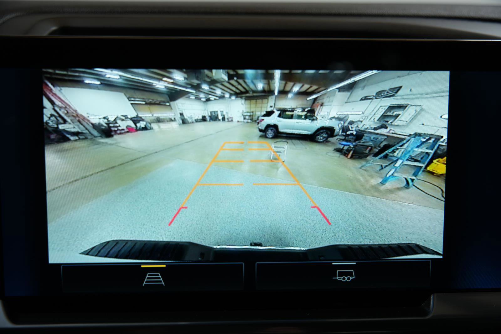 Used 2025 Chevrolet Silverado 2500 LT w/ Convenience Package image 34