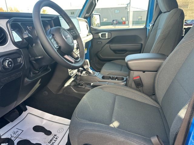 New 2026 Jeep Gladiator Sport AWD/4WD image 11
