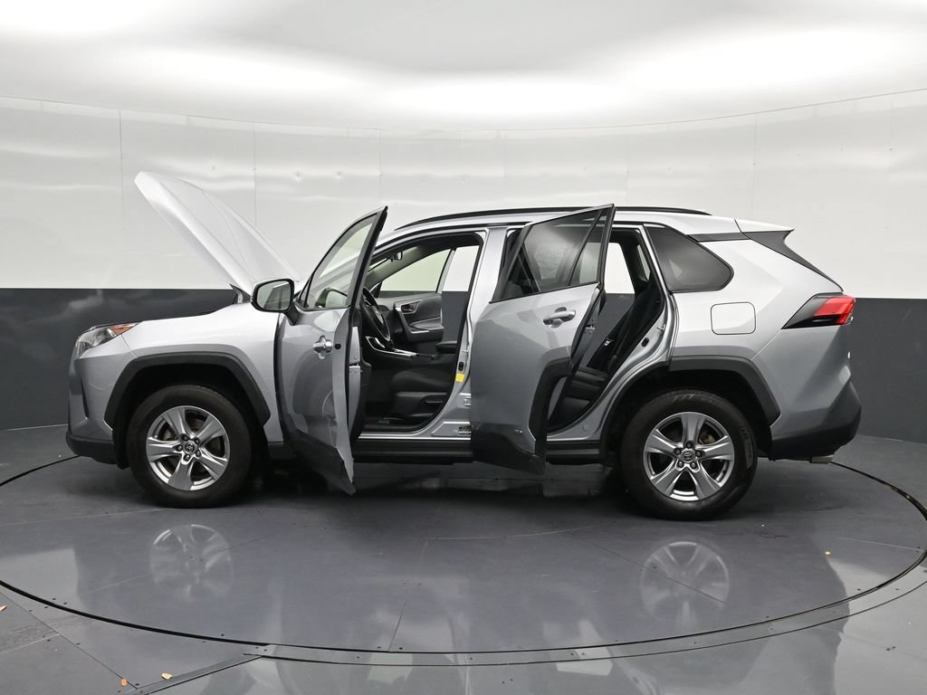 Used 2022 Toyota RAV4 LE AWD/4WD image 42