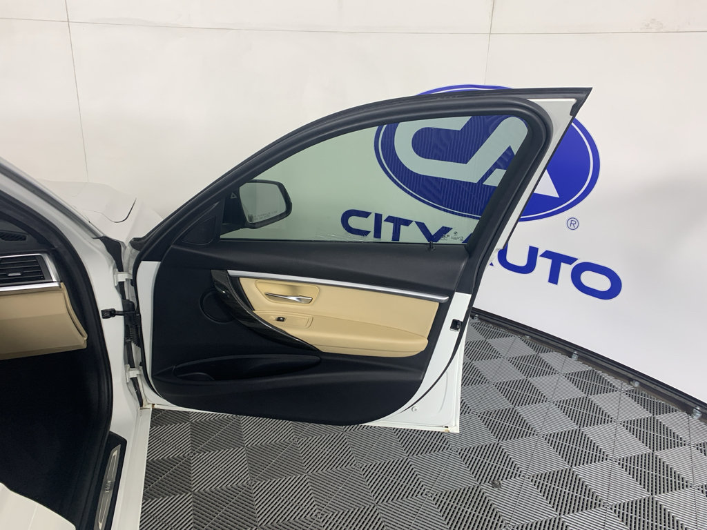 Used 2018 BMW 330i Sedan RWD image 38