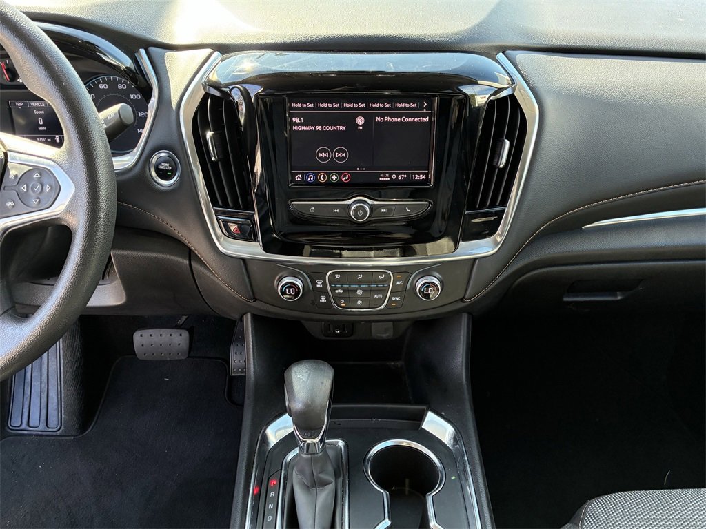 Used 2021 Chevrolet Traverse LS image 25