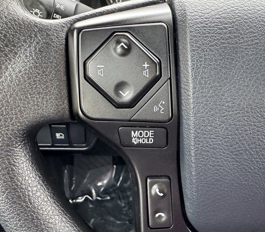 Used 2019 Toyota Tacoma SR w/ SX Package image 18