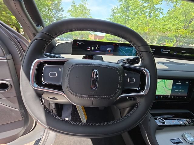 New 2025 Lincoln Navigator L Reserve w/ Jet Appearance Package AWD/4WD image 14