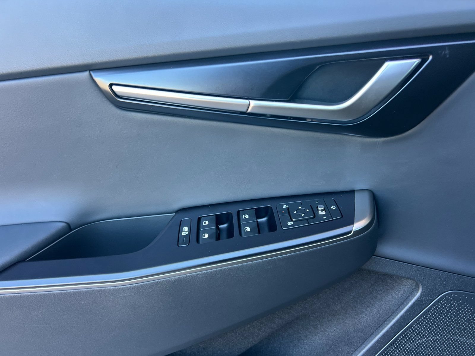 Used 2025 Kia EV6 Light RWD image 11