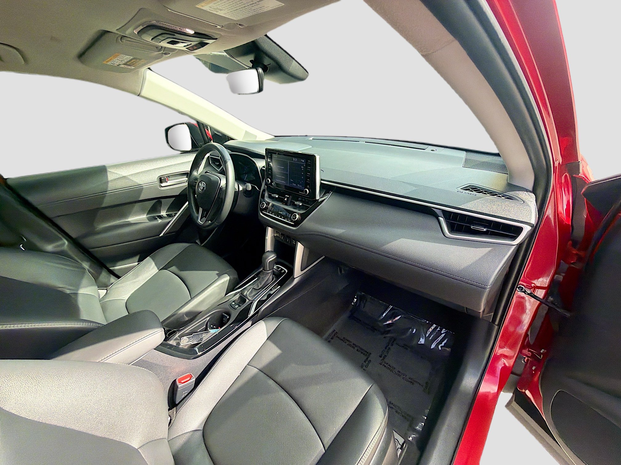 Used 2022 Toyota Corolla Cross XLE FWD image 31