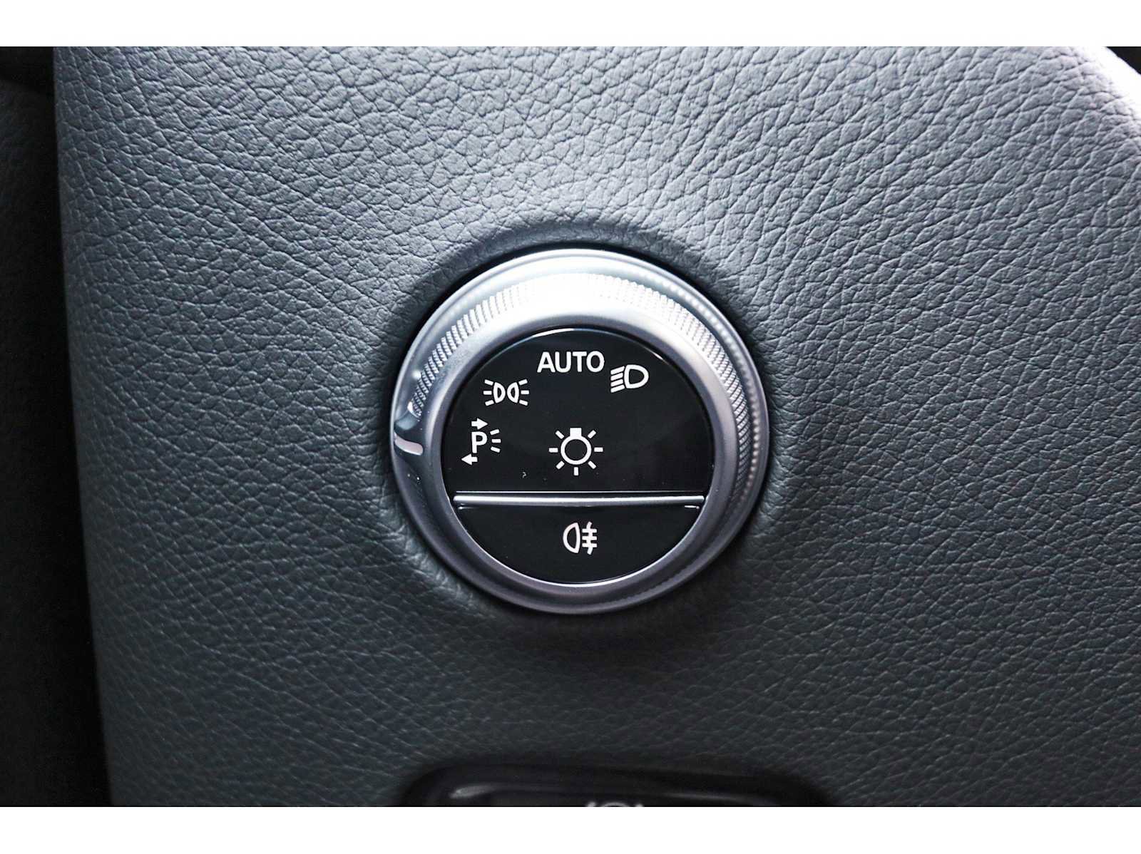 Used 2025 Mercedes-Benz GLC 300 image 19