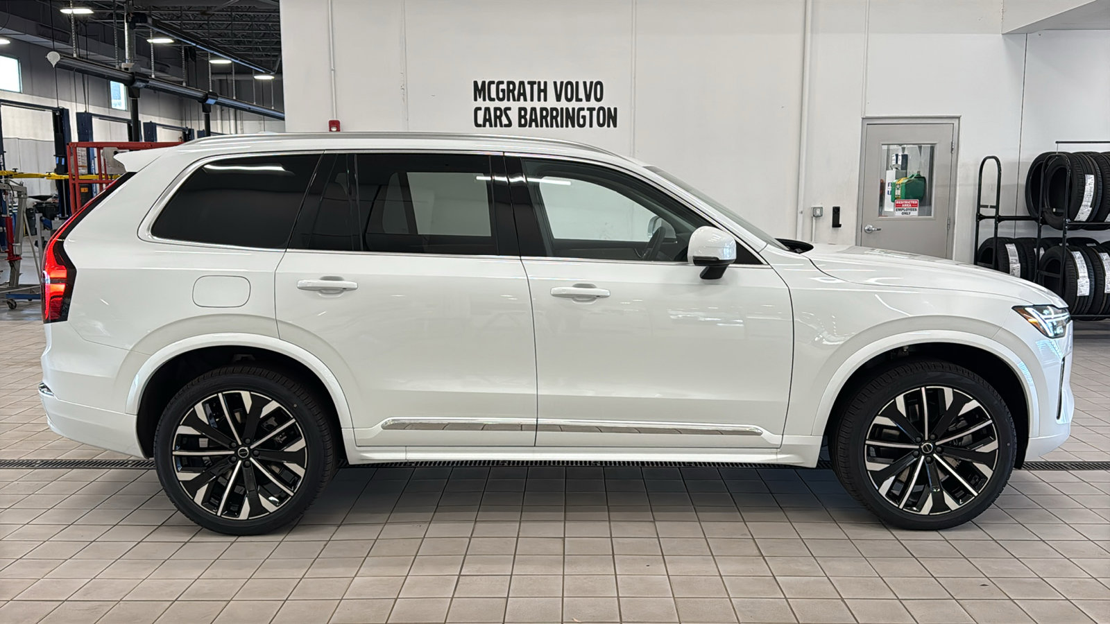 New 2026 Volvo XC90 T8 Core w/ Protection Package AWD/4WD image 4