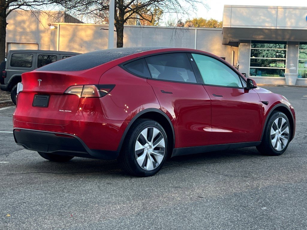 Used 2023 Tesla Model Y Long Range image 5
