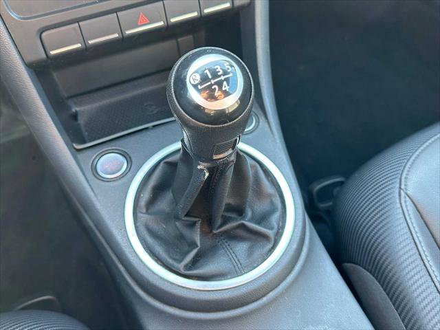 Used 2013 Volkswagen Beetle 2.5 image 33