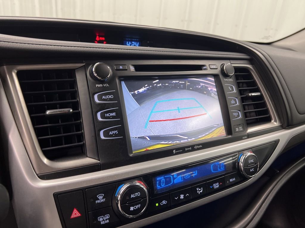 Used 2019 Toyota Highlander SE FWD image 21